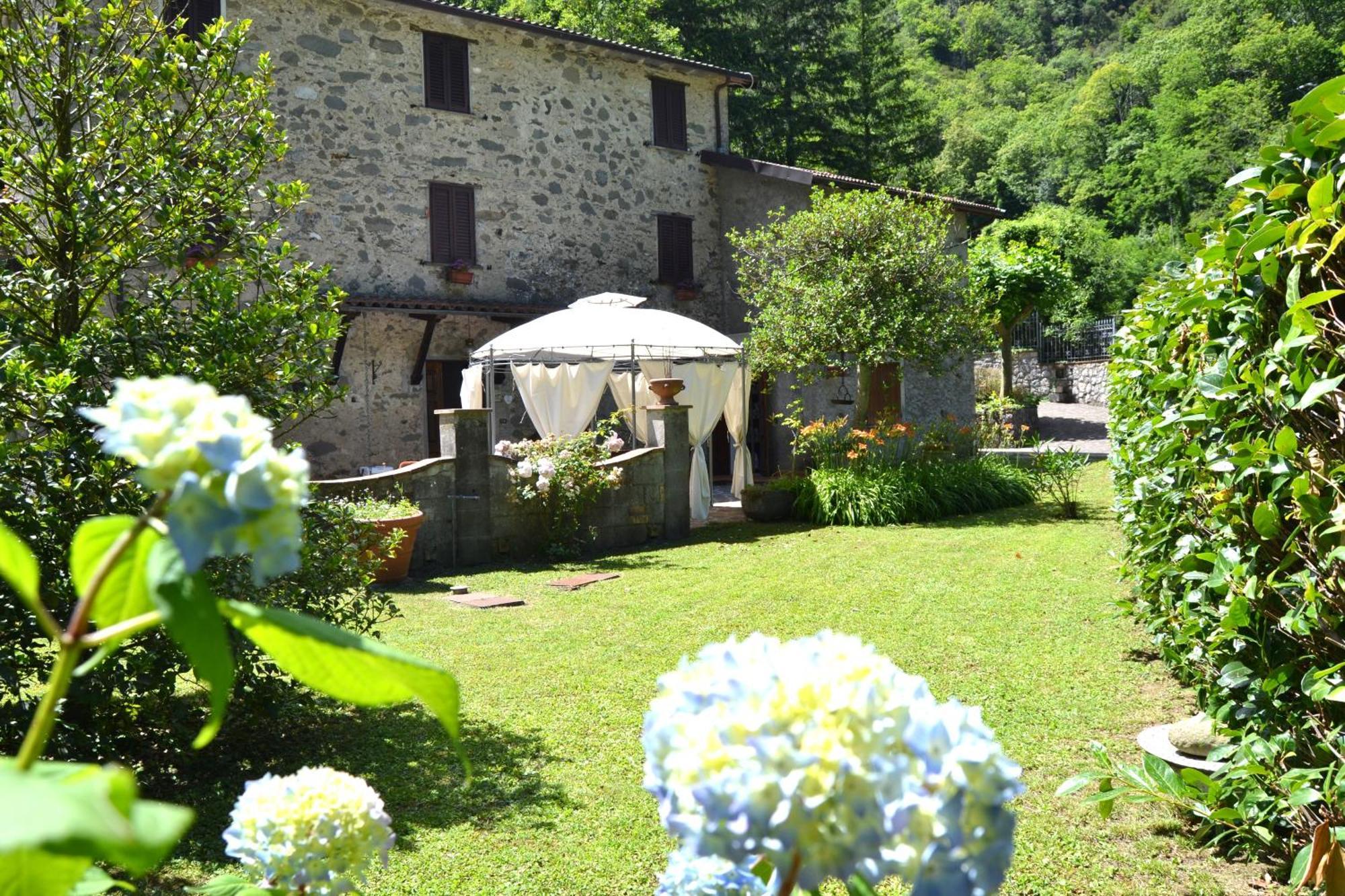 Casa Vacanze Il Boscaccio "Casa Massimo" Fornovolasco Exterior foto